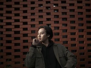 Dibantu Rieka Roslan, Daffa Bagaskara Rilis Single Soal Kisah Pedih Pasangan Mendua Dibantu Rieka Roslan, Daffa Bagaskara Rilis Single Soal Kisah Pedih Pasangan Mendua