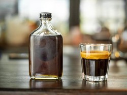 5 Fakta Kopi Cold Brew, Kopi Dingin yang Tahan Lama Disimpan di Kulkas