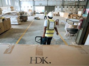 Pengusaha Mebel Cemas Ada Ancaman PHK Usai RI Kena Tarif Impor Trump 32% Pengusaha Mebel Cemas Ada Ancaman PHK Usai RI Kena Tarif Impor Trump 32%