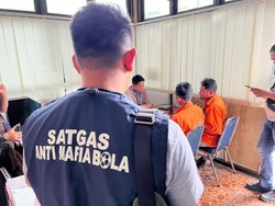 Vigit Waluyo dan 6 Tersangka Mafia Bola Liga 2 Dilimpahkan ke Kejari Sleman Vigit Waluyo dan 6 Tersangka Mafia Bola Liga 2 Dilimpahkan ke Kejari Sleman