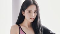 7 Gaya Seksi Jisoo BLACKPINK Jadi BA Alo Yoga, Pakai Bra Auto Sold Out