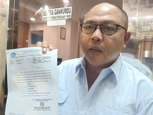 Ke Bawaslu, Relawan Jokowi Persoalkan Dugaan Sekda Kerahkan Massa Kampanye Ke Bawaslu, Relawan Jokowi Persoalkan Dugaan Sekda Kerahkan Massa Kampanye