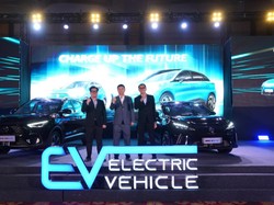 MG Tawarkan Paket Eksklusif buat Konsumen Mobil Listrik MG 4 EV & MG ZS EV
