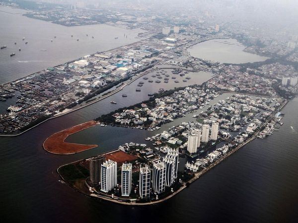 Potret dari Udara Pesisir Utara Jakarta
