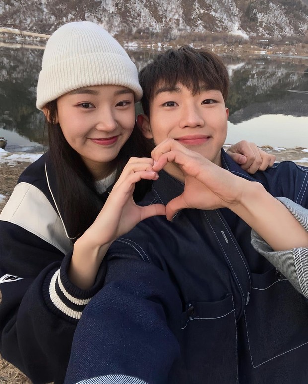 Potret Hee Ji dan Pyeong Taek dari dating show '1920/ Foto: instagram.com/no._.easy Potret Hee Ji dan Pyeong Taek dari dating show '1920