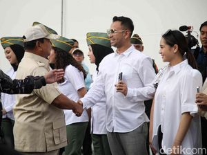 Raffi Ahmad Cs Dampingi Prabowo Lepas Bantuan ke Gaza