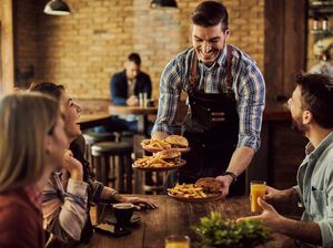 Ala Carte Adalah: Arti, Kelebihan, Kekurangan, dan Contohnya