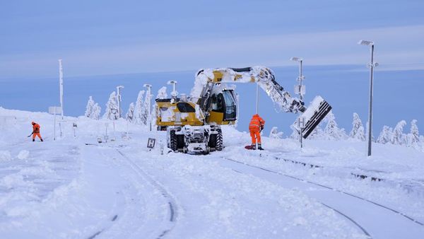 Salju Lebat di Jerman Sempat Bikin Transportasi Lumpuh