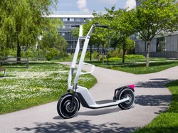 BMW Motorrad Patenkan Electric Small-Sized Vehicle, Apa itu?
