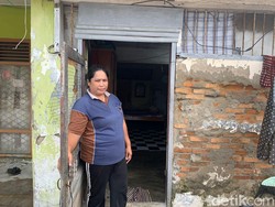 Rumah Pompa Air Buat Mak Bariah Bebas dari Dinginnya Banjir Rob di Belawan