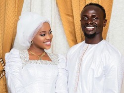 Viral Foto Sadio Mane Bersama Istri dan Anak Setelah Menang Piala Afrika 2025