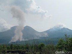 Status Gunung Lewotobi Laki-laki di NTT Naik ke Level Siaga