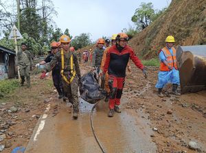 Longsor di Filipina Tewaskan 10 Orang, 5 Diantaranya anak-anak Longsor di Filipina Tewaskan 10 Orang, 5 Diantaranya anak-anak