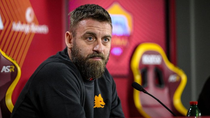ROME, ITALY - JANUARY 18: Daniele De Rossi attends the first press conference as AS Roma coach at Centro Sportivo Fulvio Bernardini on January 19, 2024 in Rome, Italy. (Photo by Fabio Rossi/AS Roma via Getty Images)