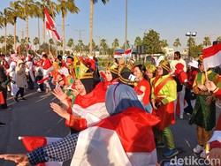 Indonesia Vs Vietnam: Ribuan Suporter Merah-Putih Asyik Joget Jelang Laga
