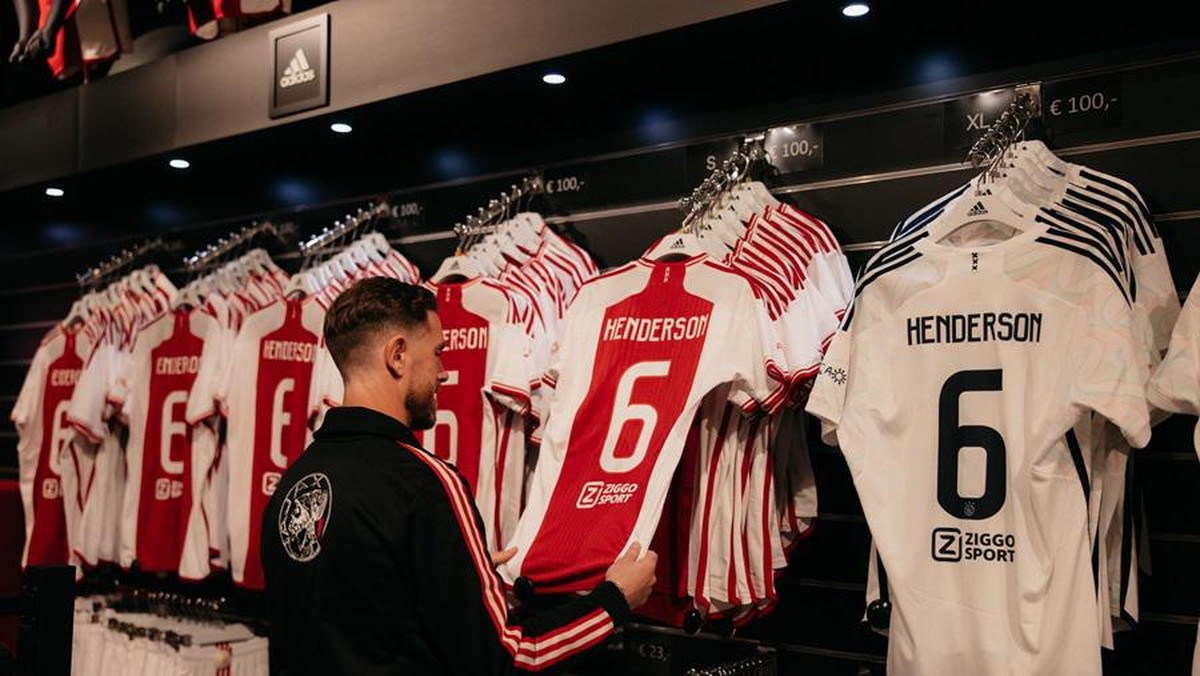 Jordan Henderson memakai nomor 6 di Ajax Amsterdam  (X @AFCAjax)