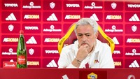 AS Roma juga pernah bayar pesangon ke Mourinho sebesar 3,5 juta Euro (AS Roma via Getty Images/Fabio Rossi)