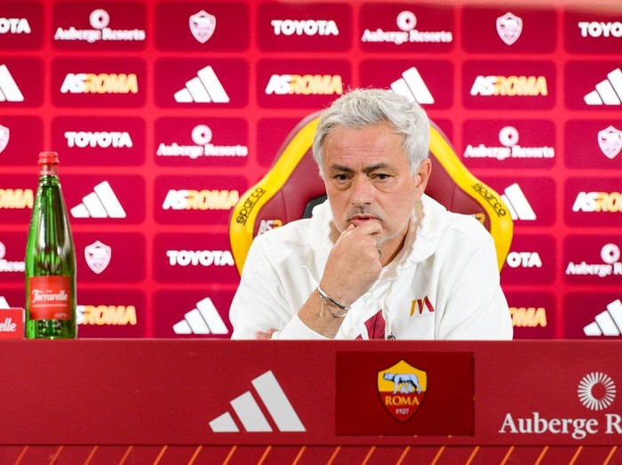ROME, ITALY - JANUARY 13: AS Roma coach Josè Mourinho during a press conference at Centro Sportivo Fulvio Bernardini on January 13, 2024 in Rome, Italy. (Photo by Fabio Rossi/AS Roma via Getty Images)