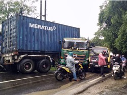 5 Fakta Kecelakaan Beruntun di Transyogi Buntut Truk Tak Kuat Nanjak