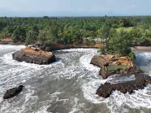 10 Tempat Wisata di Bengkulu, Apa Saja Daya Tariknya? 10 Tempat Wisata di Bengkulu, Apa Saja Daya Tariknya?