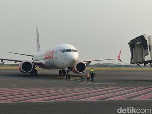 5 Pesawat Mendarat di Bandara Juanda Sempat Dialihkan gegara Cuaca Buruk 5 Pesawat Mendarat di Bandara Juanda Sempat Dialihkan gegara Cuaca Buruk