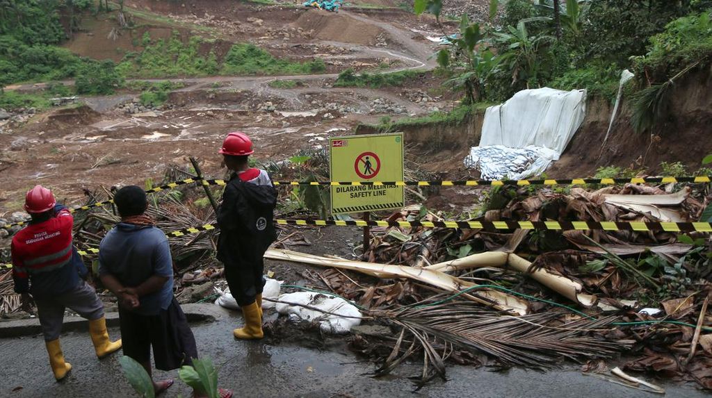 Longsor di Bendungan Meninting NTB Kian Meluas Longsor di Bendungan Meninting NTB Kian Meluas