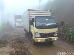 Evakuasi Longsor Rampung, Jalan Boyolali-Magelang di Selo Bisa Dilewati Lagi Evakuasi Longsor Rampung, Jalan Boyolali-Magelang di Selo Bisa Dilewati Lagi