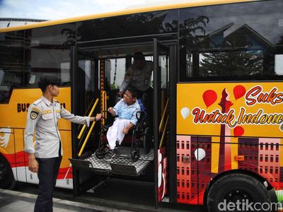 Melihat Semangat Siswa ke Sekolah dengan Bus Ramah Disabilitas