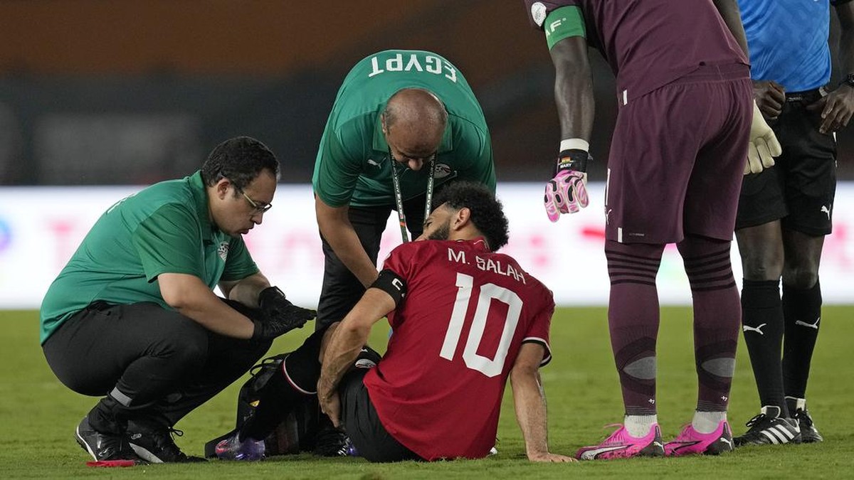 Mohamed Salah cedera saat Timnas Mesir diimbangi Ghana (AP/Themba Hadebe)