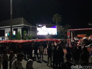 Nobar Vietnam VS Indonesia, Warga Tumpah Ruah di Halaman Balai Kota Solo