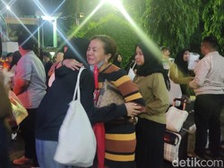 Rombongan Bus SMAN 1 Sidoarjo yang Selamat dari Laka Disambut Isak Tangis