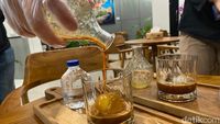 Slurrp! Segar Manis Kopi Rasa Buah Alami di Kafe Asal Bali
