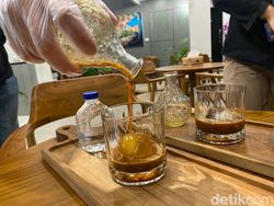 Patut Disinggahi! 5 Kafe di Jakarta yang Punya Racikan Kopi Unik