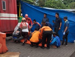 Pekerja Depo di Tanjung Perak Surabaya Tewas Tertimpa Kontainer