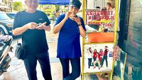 Menkeu Sri Mulyani Tak Gengsi Kulineran Kaki Lima di Semarang