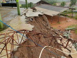 Talut SMPN 2 Tirtomoyo Wonogiri Ambrol Timpa Tower Internet