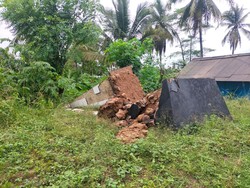 Tugu Romusha di Bayah Lebak Roboh