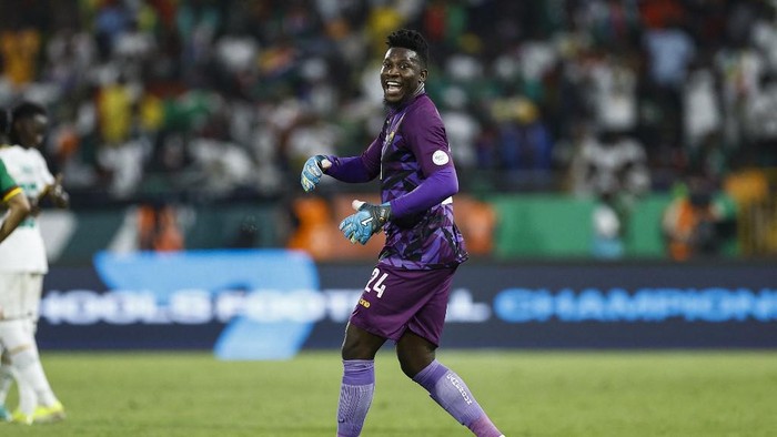 Cameroons goalkeeper #24 Andre Onana gestures during the Africa Cup of Nations (CAN) 2024 group C football match between Senegal and Cameroon at the Stade Charles Konan Banny in Yamoussoukro on January 19, 2024. (Photo by KENZO TRIBOUILLARD / AFP)