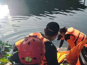 Bocah 7 Tahun yang Hanyut di Selokan Ditemukan Mengapung di Kali Bocah 7 Tahun yang Hanyut di Selokan Ditemukan Mengapung di Kali