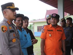 Kunjungi Warga Korban Banjir, Kapolres Bengkalis Pastikan Hadir di Masyarakat