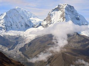 Inti Es Gunung Tropis Tertinggi di Dunia Ungkap Sejarah Iklim