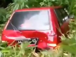 Tabrakan Beruntun di Tanjakan Sikelir Banjarnegara, 1 Mobil Masuk Jurang