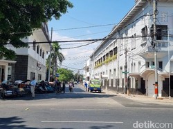 Liburan Bakal Seru dengan Keliling Pakai Jeep Willys di Kota Lama Surabaya