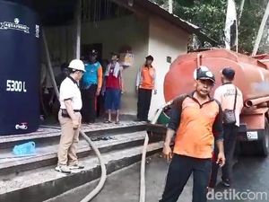90 KK di Dawan Klungkung Krisis Air Bersih gegara Jaringan PDAM Rusak 90 KK di Dawan Klungkung Krisis Air Bersih gegara Jaringan PDAM Rusak