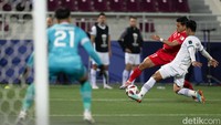 Duel Indonesia vs Jepang bakal tersaji di Al Thumama Stadium, Rabu (24/1/2023). Indonesia bakal dipastikan mendampingi Irak melaju ke 16 besar jika menang di laga ini. Mereka juga bisa membuat Jepang angkat koper.  