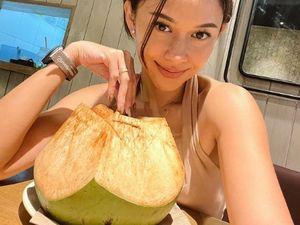 Nana Mirdad yang Rajin Masak Juga Suka Minum Es Kelapa