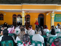 Relawan SandiUno for Ganjar Latih Emak-emak di Medan Bikin Sabun Cuci
