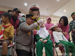 Polresta Banyuwangi Bantu Percepatan Vaksinasi Polio Polresta Banyuwangi Bantu Percepatan Vaksinasi Polio