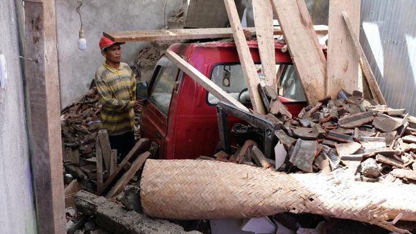 Ratusan Rumah di Temanggung Rusak Disapu Angin Kencang