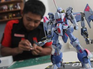 Raup Cuan dari Hobi Koleksi Robot Gundam Raup Cuan dari Hobi Koleksi Robot Gundam